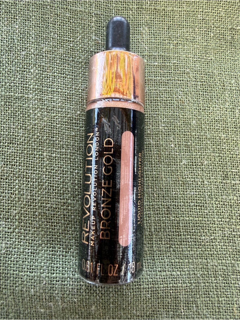✨ Makeup Revolution Bronze Gold Liquid Highlighter ✨